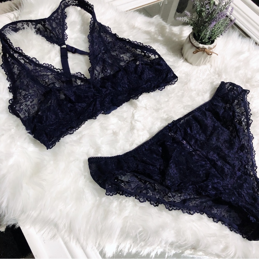 Savage X Fenty Navy Blue Lace 2 Piece Panties and Bralette Set with No Wiring - Picture 10 of 11